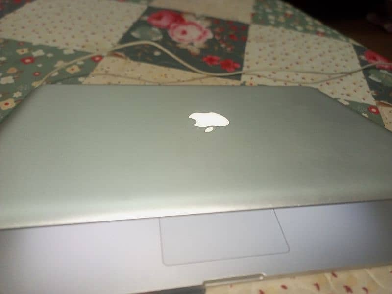 MacBook pro 16Gb ram DDR4 New condition no open no repair 6