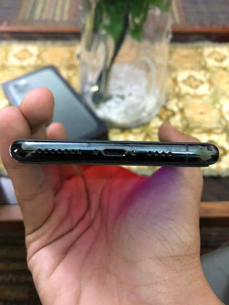 Iphone 11 Pro Max 256 gb 10/10 Condition 12