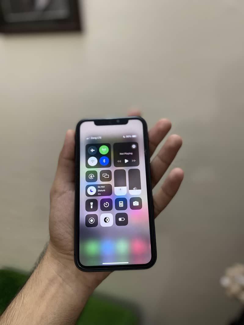 iphone 11 black colour 3