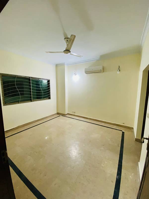 3 bedroom unfurnished apartment available for Rent in F-11 9