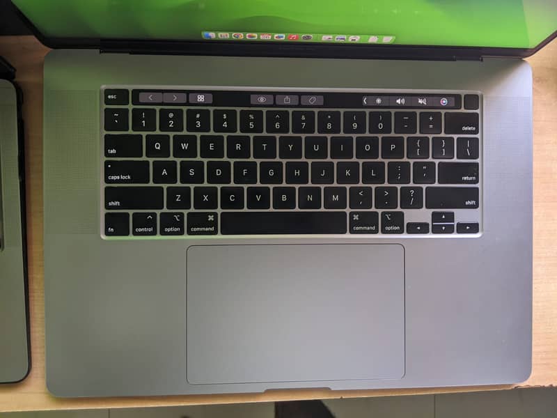 Macbook Pro 2019 16inch Intel Core i7 16gb DDR4 500gb SSD 1