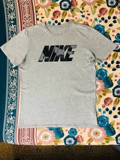 Nike T-shirt