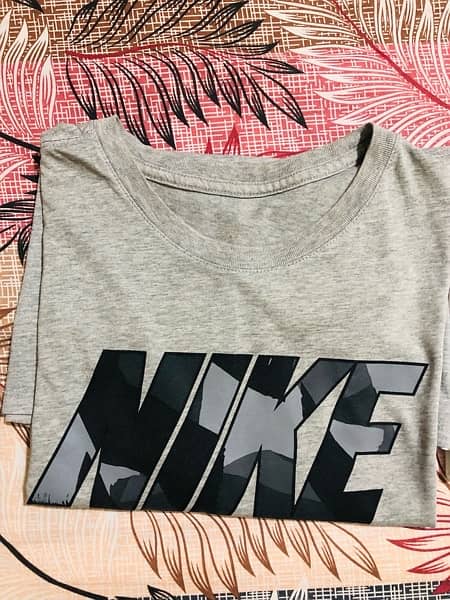 Nike T-shirt 1