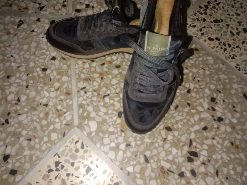 valentino comofledge sneaker 42 to 43 size 10/10 2