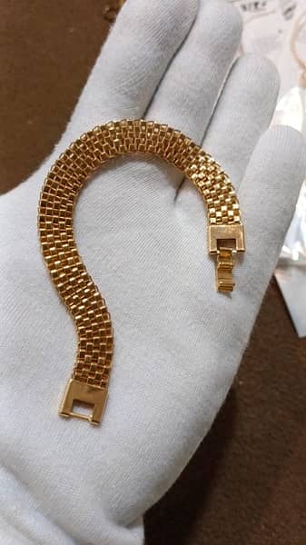 3 one caret gold braclets 5