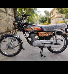 Honda 125 with  10/10 condition