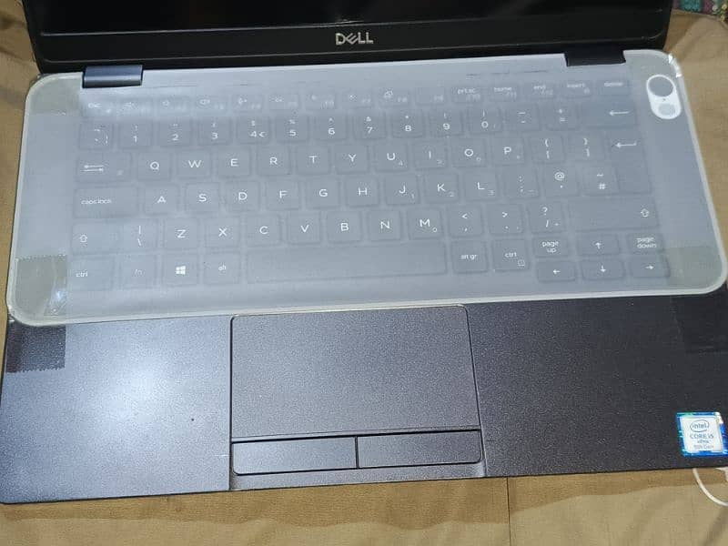 Dell Latitude 5300 with Touch Screen 4