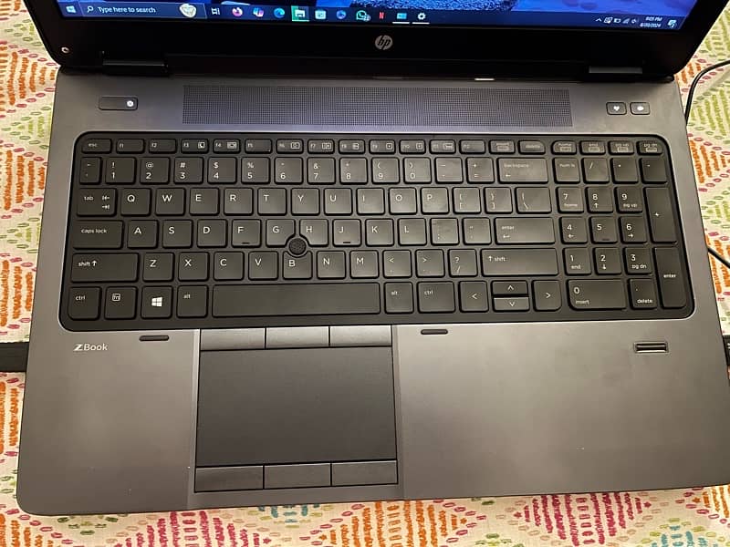 HP Zbook 17 G2 Intel (R)i7(4810MQ) 1