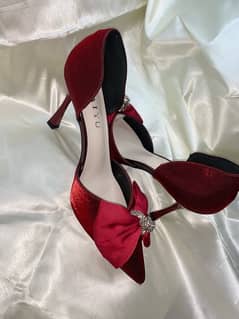 Maroon heels size 7