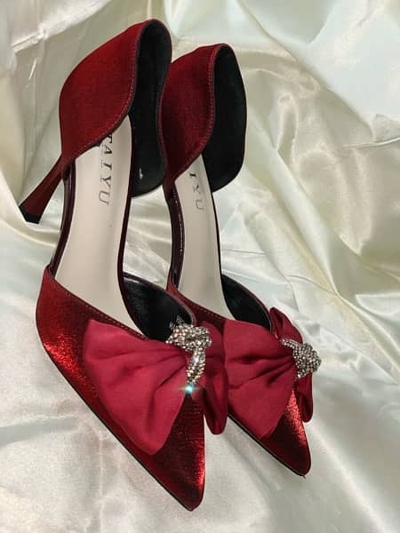 Maroon heels size 7 1