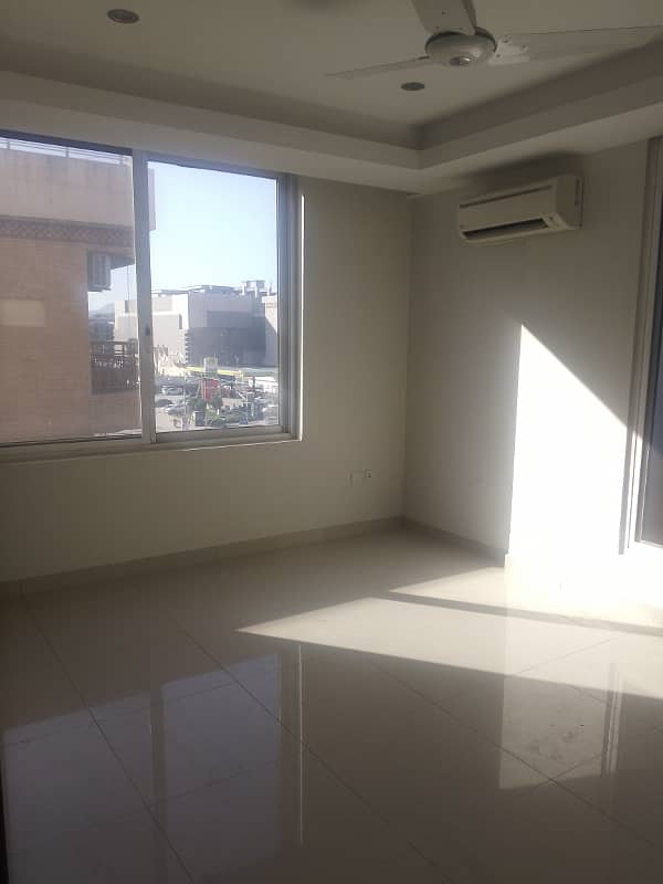 4 bedroom attached washroom dd tv katichen servant room beautiful appartment available for sale more details please contact me 9