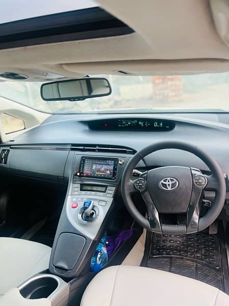 Toyota Prius 2013 7