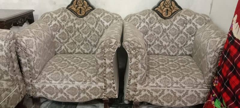 5 seater High back Sofas for sale in used condition 3