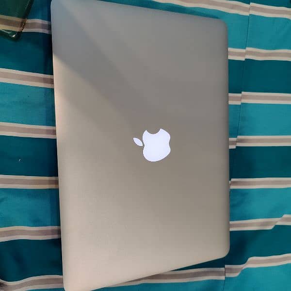 MacBook Pro (Retina, 13-inch, Early 2015) 1