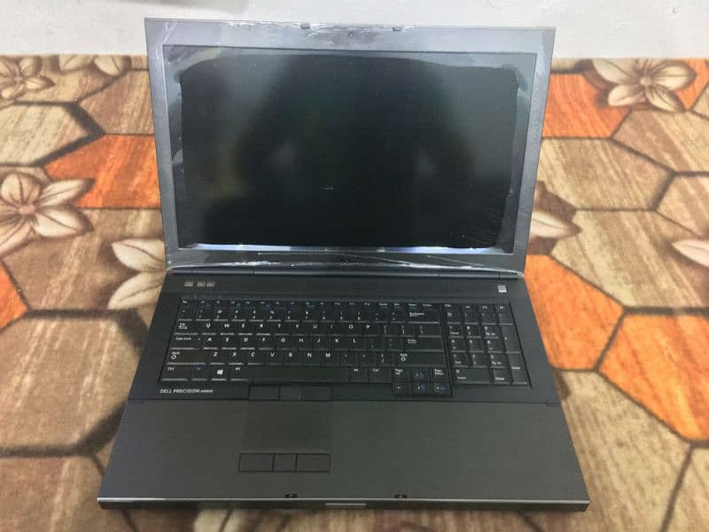 Dell Precision M6800 1