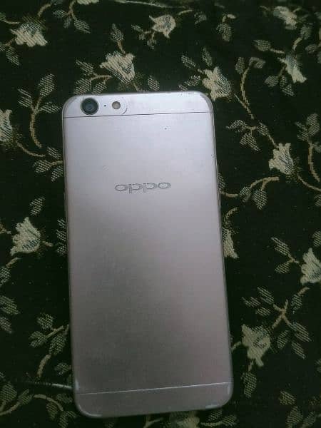 Oppo A57/3 ram /32 room 1