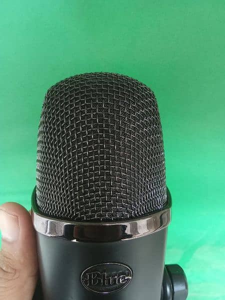 Yeti X (latest Yeti microphone) 2