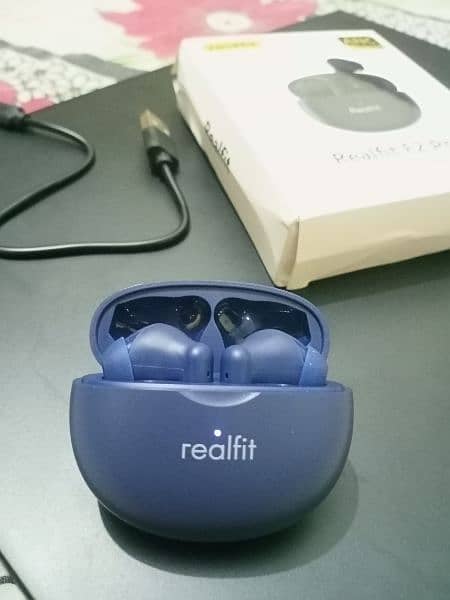 Realfit F2 Pro ANC (just one day used) 1