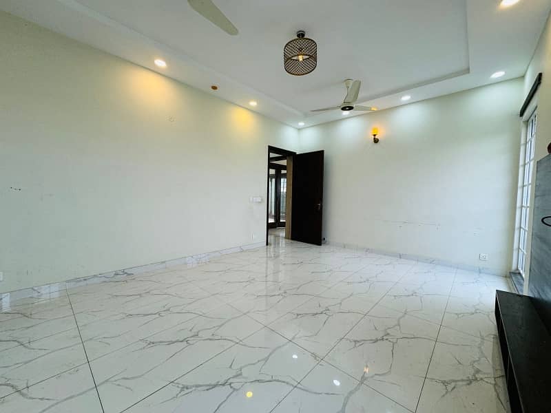 One Kanal House Available For Rent In Phase 7. 14