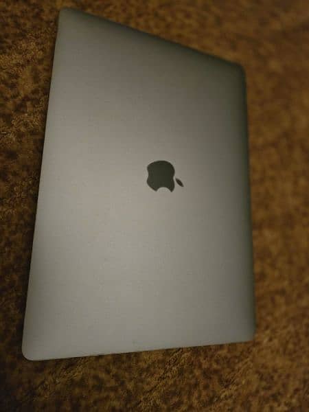 MacBook Pro M2 2023 0