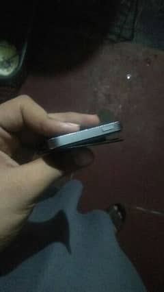 iPhone 5s panel khrab hai 2000 2500 to lagta hai