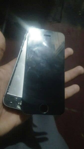 iPhone 5s panel khrab hai 2000 2500 to lagta hai 4