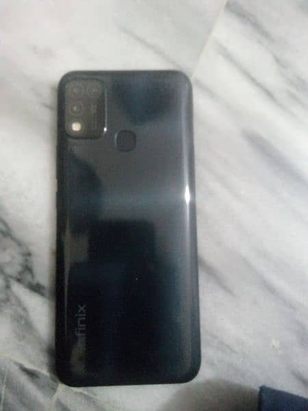 Infinix hot 11play 10/10 condition no any fault Contact 03147967018 1