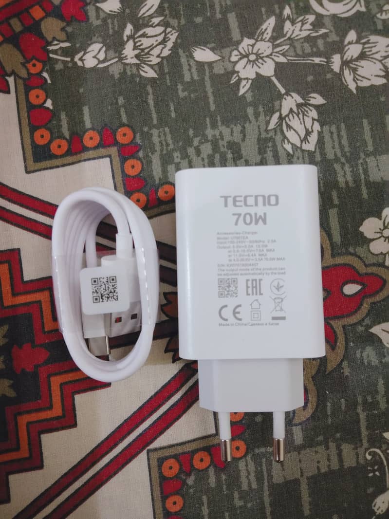 Tecno Camon 30 (Brand New) - 12/256 GB - PTA Approved For Sale 6