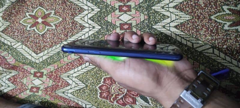 assalamualaikum I am selling my moto g7 3 32 3