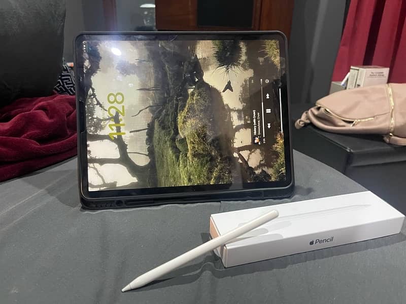 Apple ipad pro 2020 Wi-fi  (4th gen)  with 2nd generation Apple Pencil 10