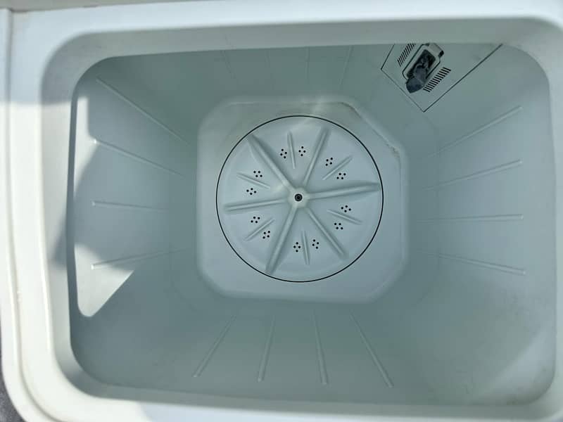 Dawlance DW-6500 Semi-Automatic Dual Tub 1