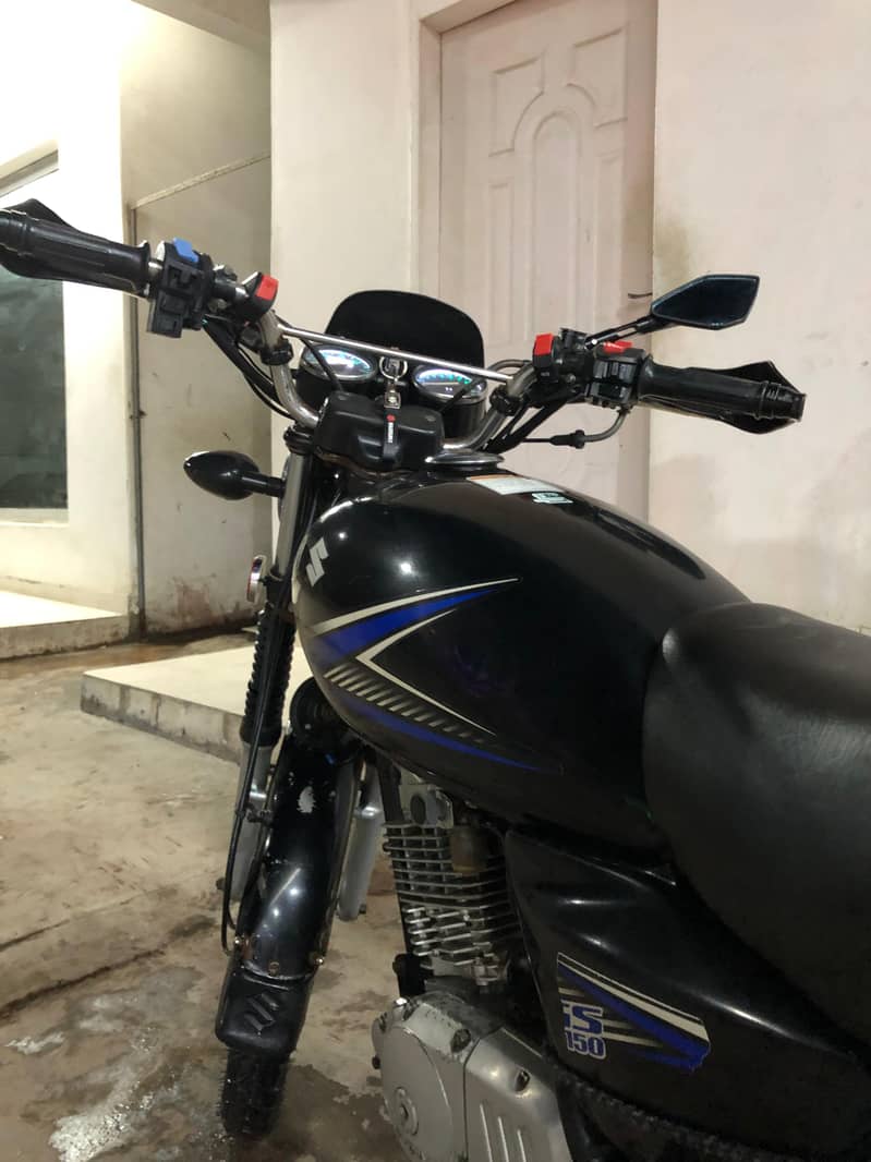 Suzuki GS 150 2014 1