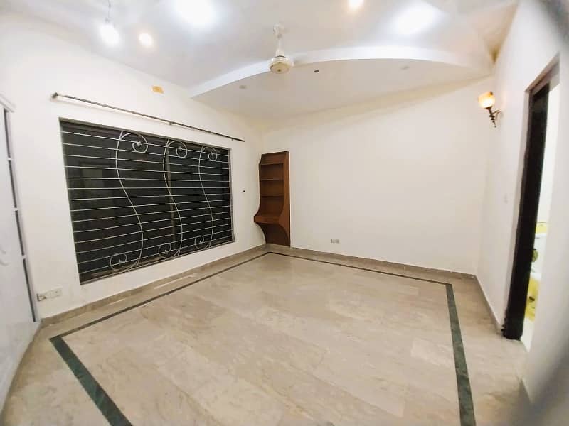 Kanal SEPERATE GATE UPPER Portion for Rent On Hot Location in DHA 3