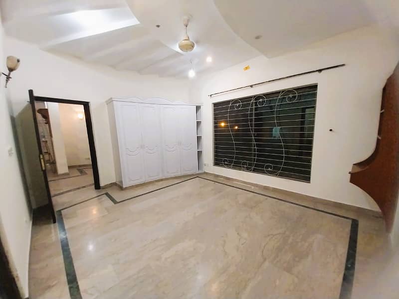 Kanal SEPERATE GATE UPPER Portion for Rent On Hot Location in DHA 4