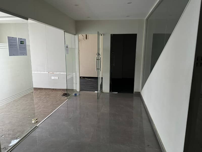 Dha Ph 6 Bokhari Com Near Khe Ittehad | Covered Aera 1215 Sqft | 3rd Floor | 4 . Chambers | Reception | Pantry | Modern Glass Elevation | Hi Speed Lift | Ideal Space For Clinic, IT Company, Salon, Firm, Corporate, Enterprenuer | Reasonable Rent | 1