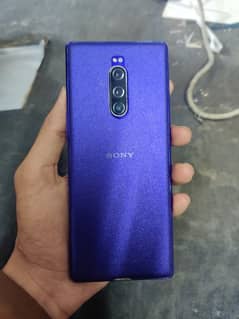 Sony Xperia 1)6/64 0