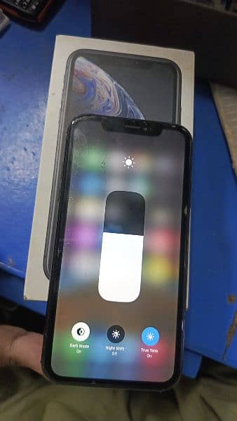 iphone XR 128gp 2