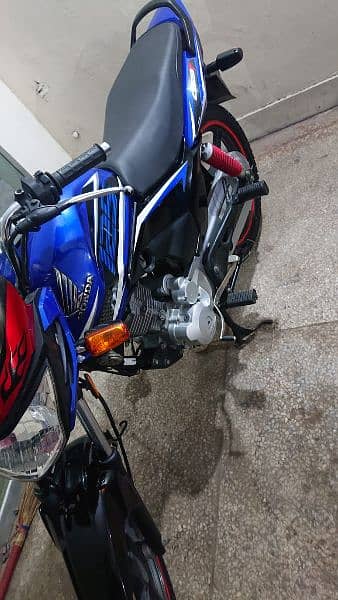 Honda CB-125f blue 2022 modle Karachi no 7