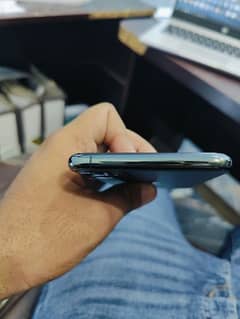 iPhone 11 Pro Max Green 256GB (Factory Unlock) Non PTA