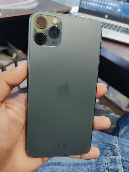 iPhone 11 Pro Max Green 256GB (Factory Unlock) Non PTA 5