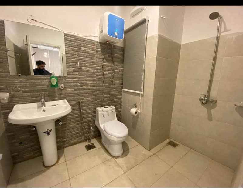 Two beds luxury apartment for rent on daily basis in bahria lahoe 5