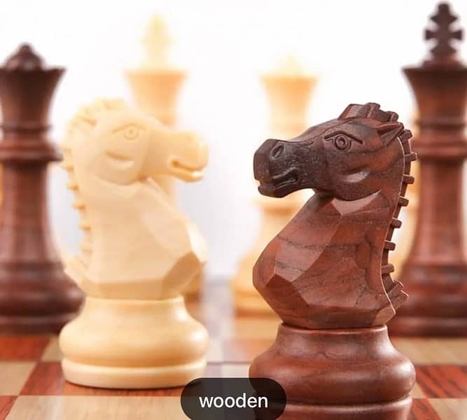 Chess Board Game Wooden, 24.5*21.3*2cm Magnetic Crafted Folding Chess 4