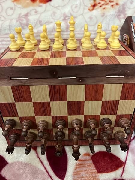 Chess Board Game Wooden, 24.5*21.3*2cm Magnetic Crafted Folding Chess 12