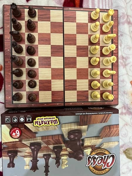 Chess Board Game Wooden, 24.5*21.3*2cm Magnetic Crafted Folding Chess 16