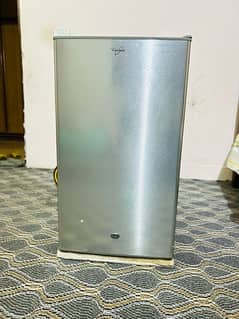 Whirlpool Mini fridge URGENT SALE