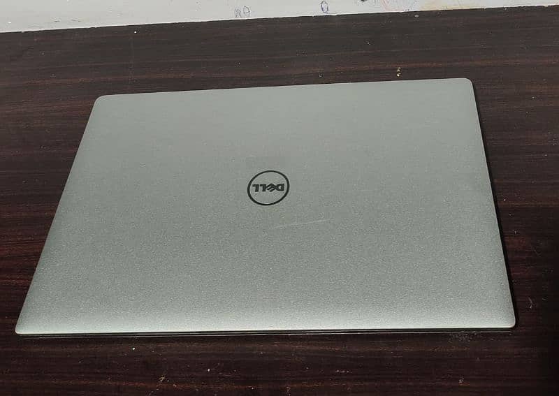 XPS 15 9560 i7 4k with graphic card 4