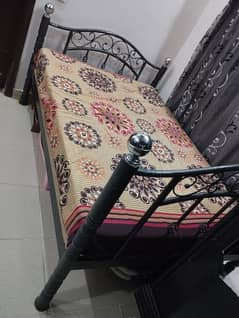 Iron Heavy guage Bed