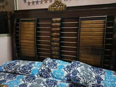 double bed wooden make orignal mazboot. lakarb ka. hai