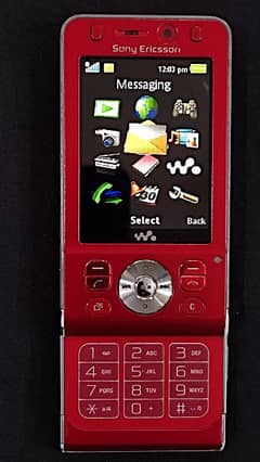 The Sony Ericsson W910i is a slider model music phone