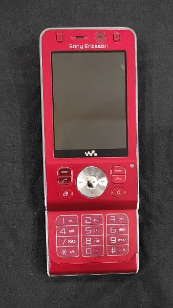 The Sony Ericsson W910i is a slider model music phone 1